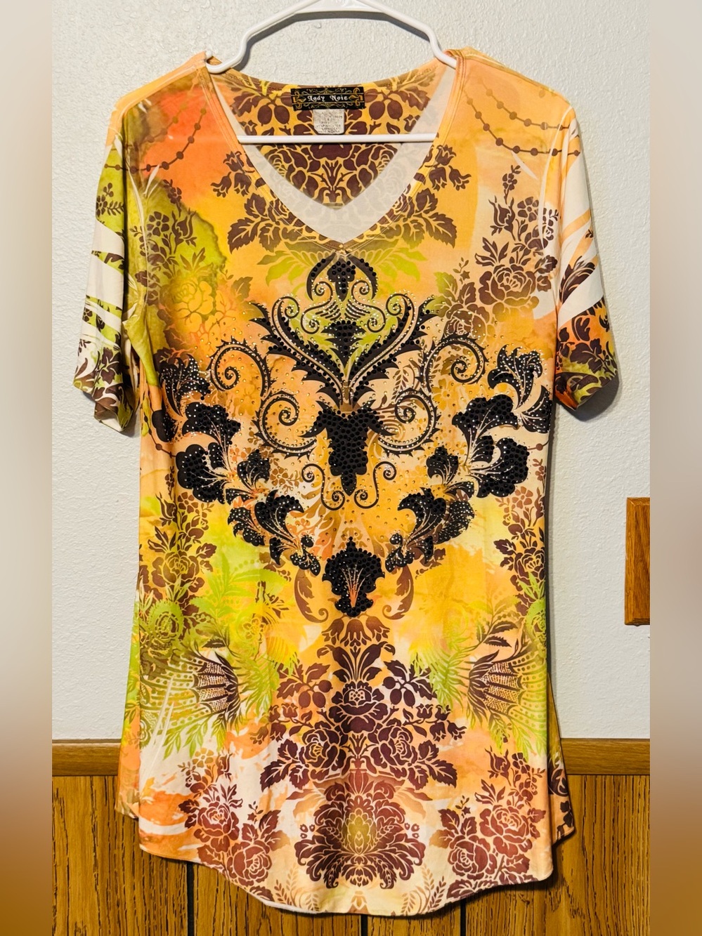 Lady Noie women size SMALL V-Neck Embellished floral blouse top